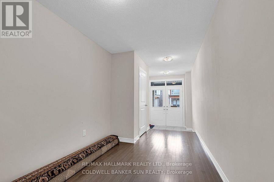 42 Donald Ficht Crescent, Brampton, Ontario  L7A 5H8 - Photo 7 - W12130421