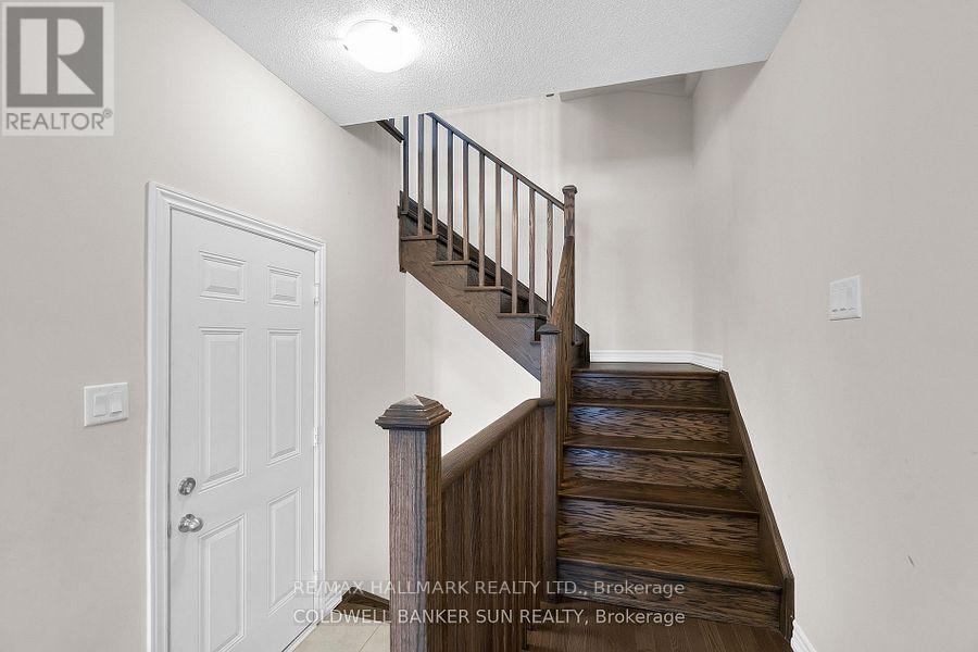 42 Donald Ficht Crescent, Brampton, Ontario  L7A 5H8 - Photo 8 - W12130421