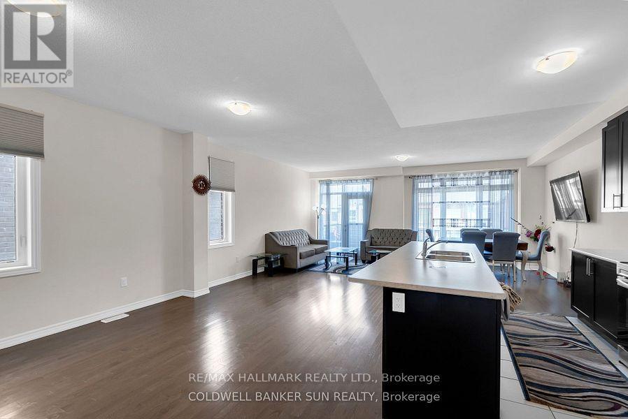 42 Donald Ficht Crescent, Brampton, Ontario  L7A 5H8 - Photo 9 - W12130421
