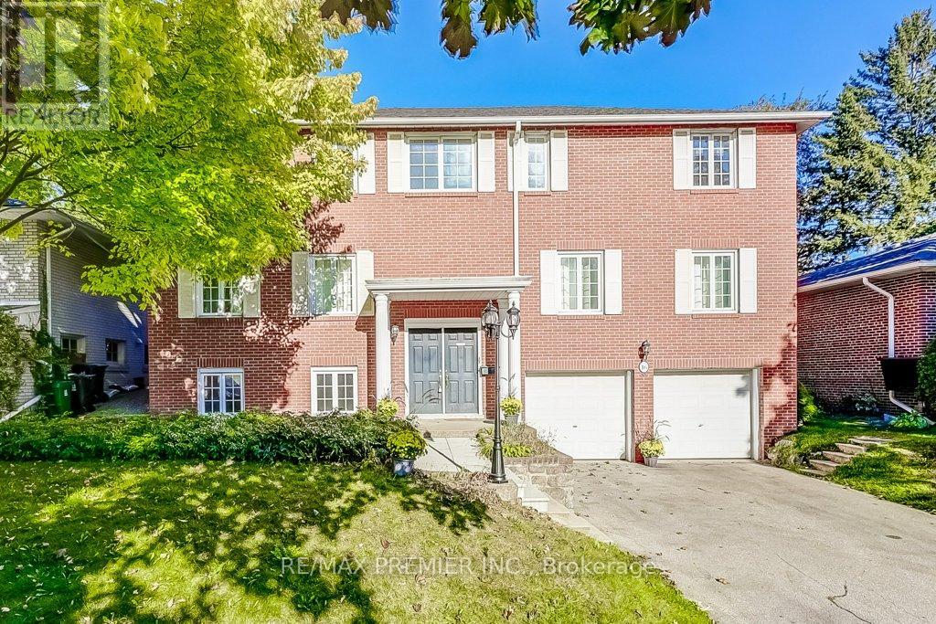 16 WOODVALLEY DRIVE, Toronto, Ontario