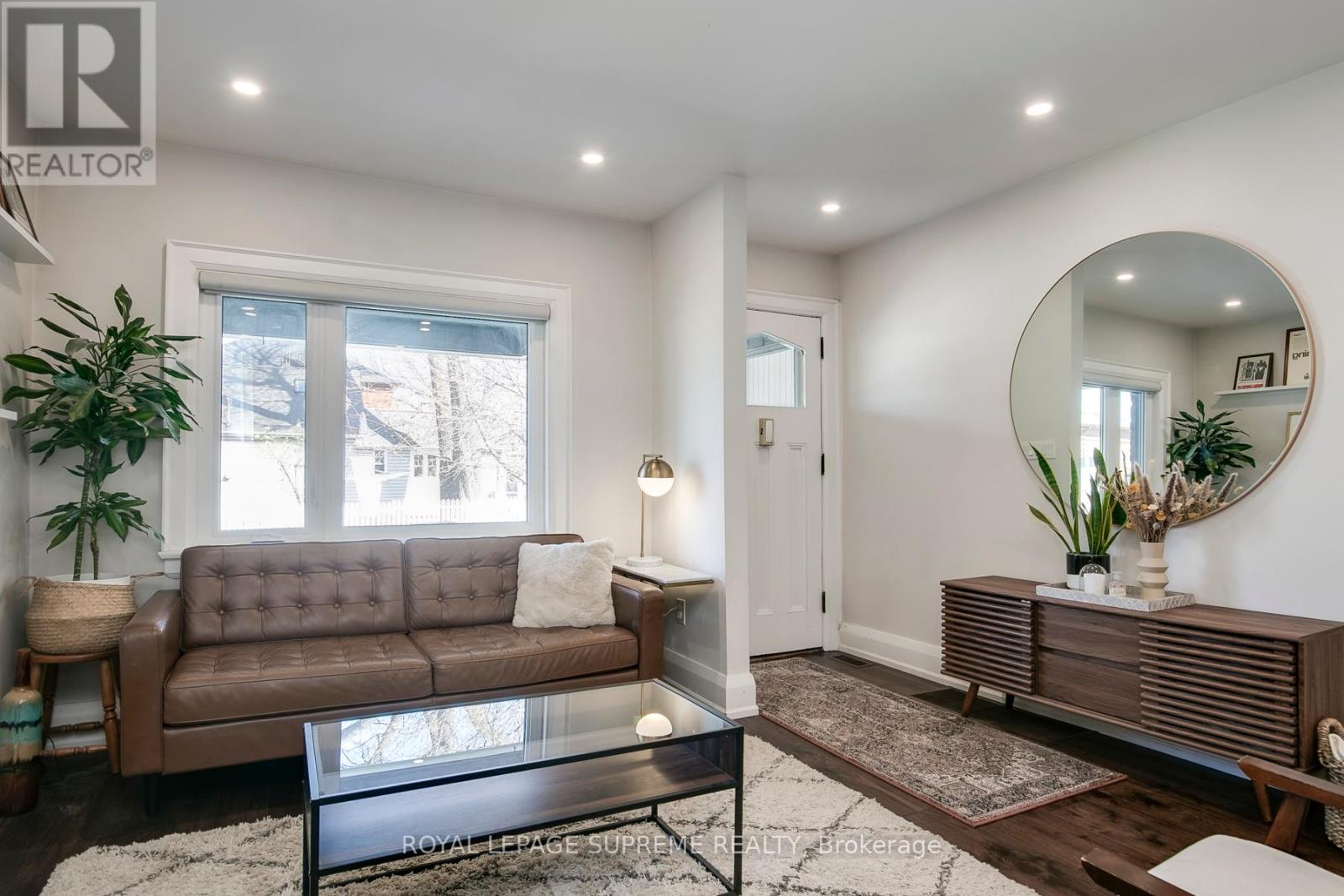 33 Hanley Street, Toronto (Runnymede-Bloor West Village), Ontario  M6S 2H3 - Photo 6 - W12130488