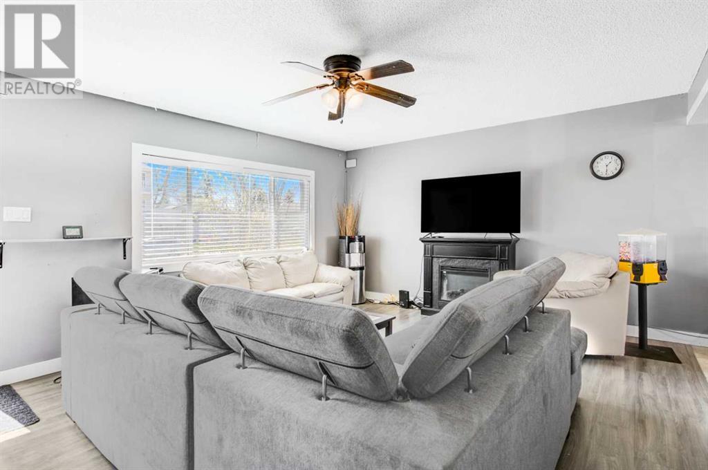 10518 103 Avenue, Grande Prairie, Alberta  T8V 1C7 - Photo 3 - A2218626