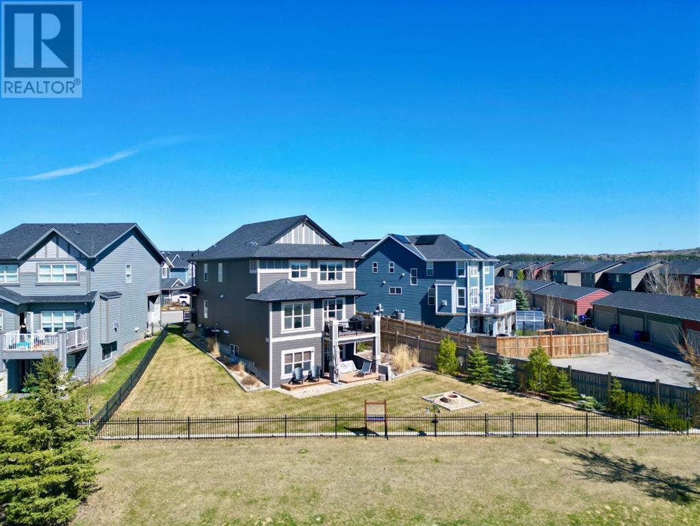 Property at 53 Sundown Grove image 2