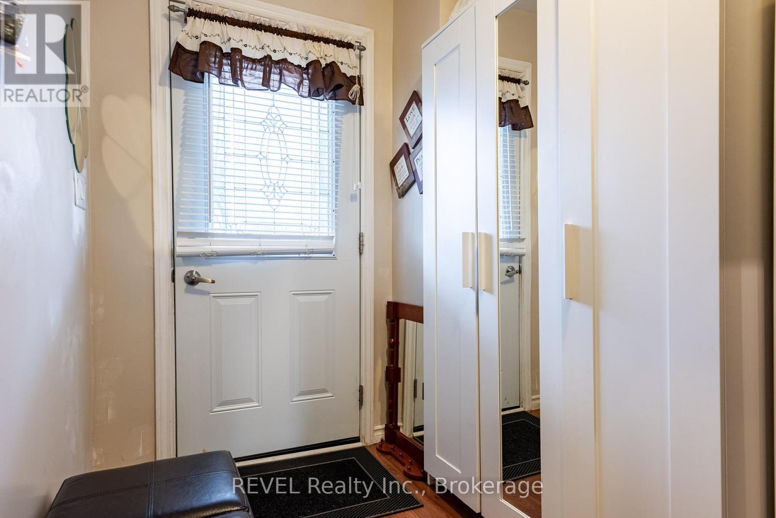 4544 Crysler Avenue, Niagara Falls, Ontario  L2E 3V4 - Photo 8 - X12130798