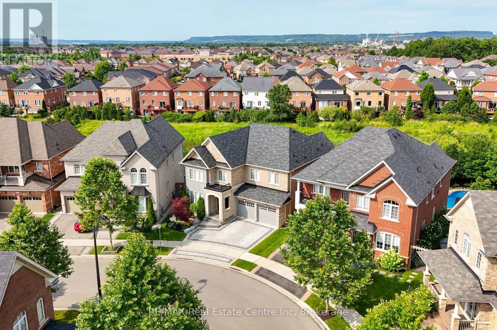 Property at 348 MCGIBBON DRIVE image 2
