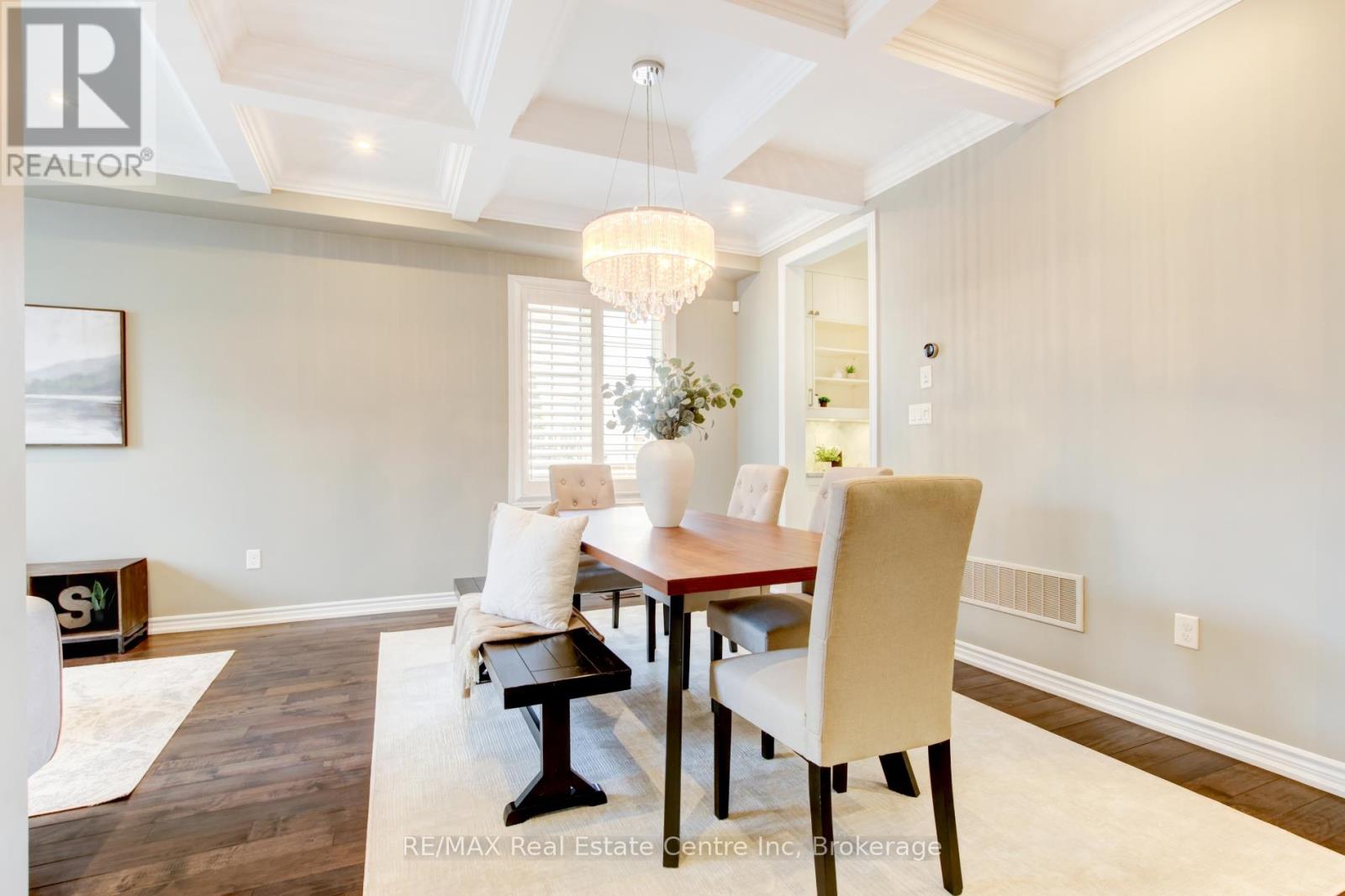 348 Mcgibbon Drive, Milton (Cl Clarke), Ontario  L9T 8V2 - Photo 4 - W12130776