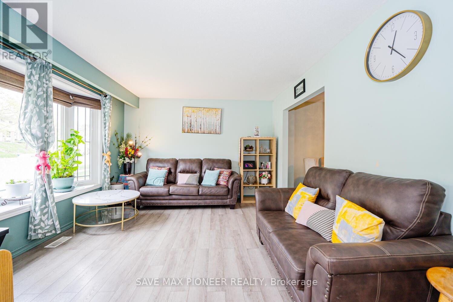 Property at 164 GREEN VALLEY DRIVE image 4