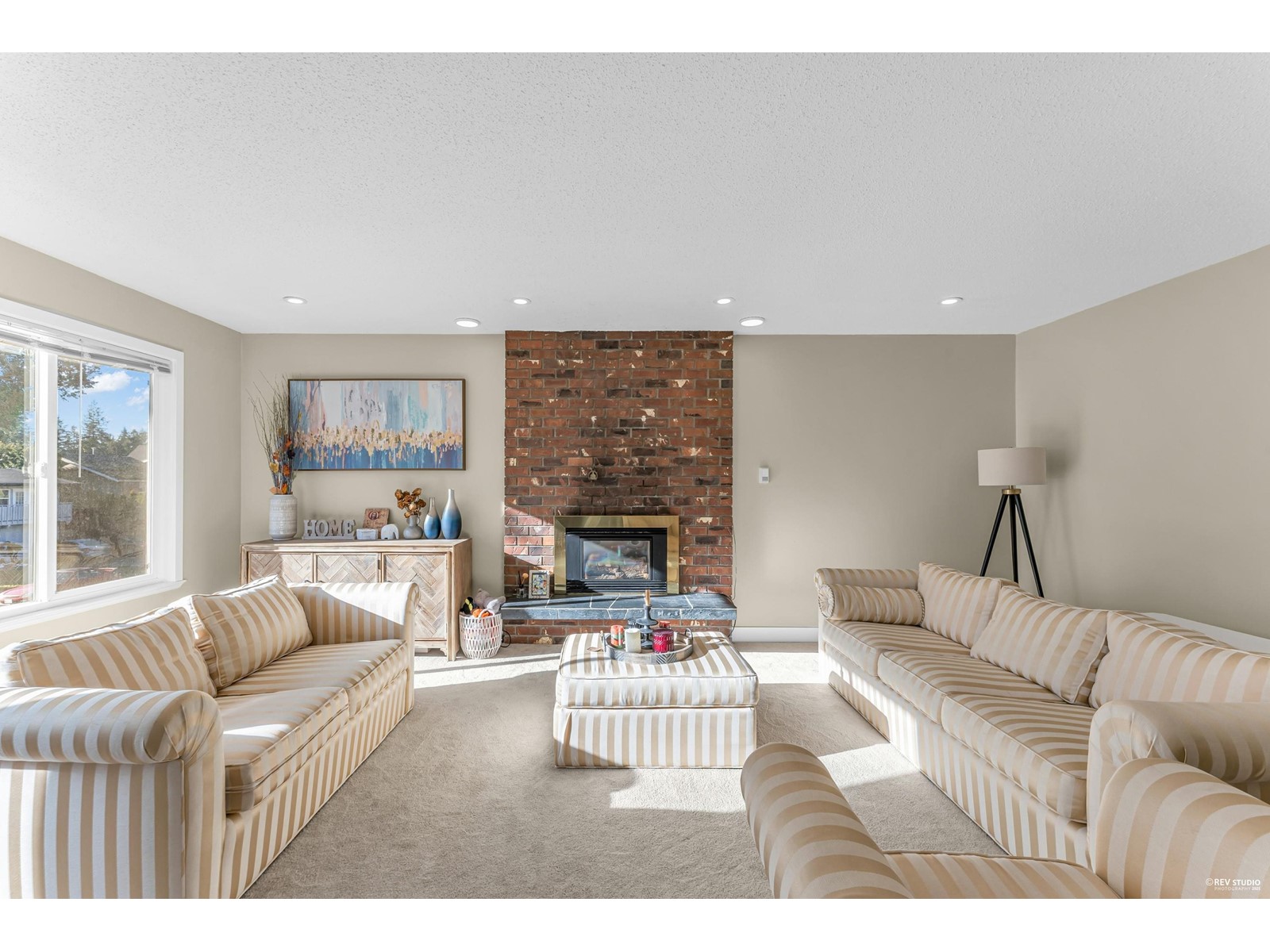 Property at 14717 16A AVENUE image 1