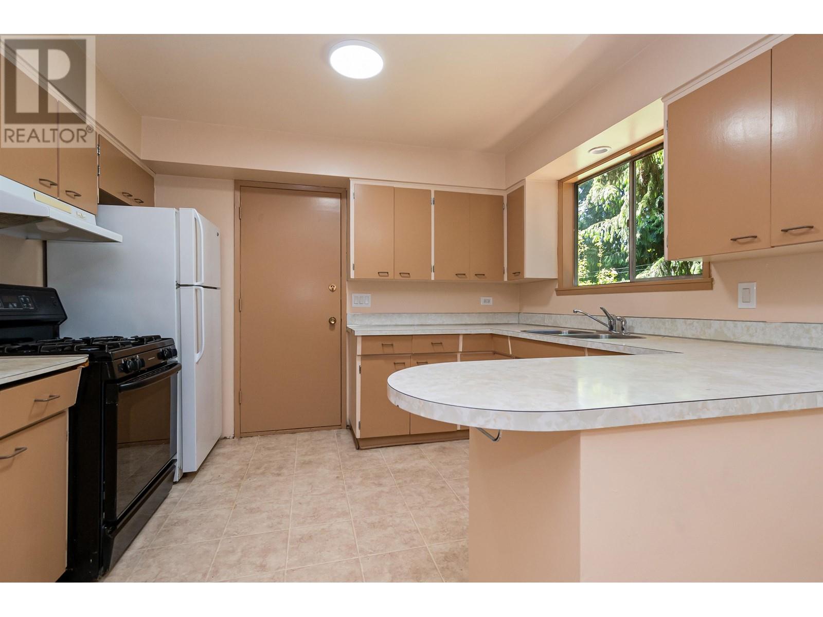 3687 Coast Meridian Road, Port Coquitlam, British Columbia  V3B 3N9 - Photo 15 - R2999530
