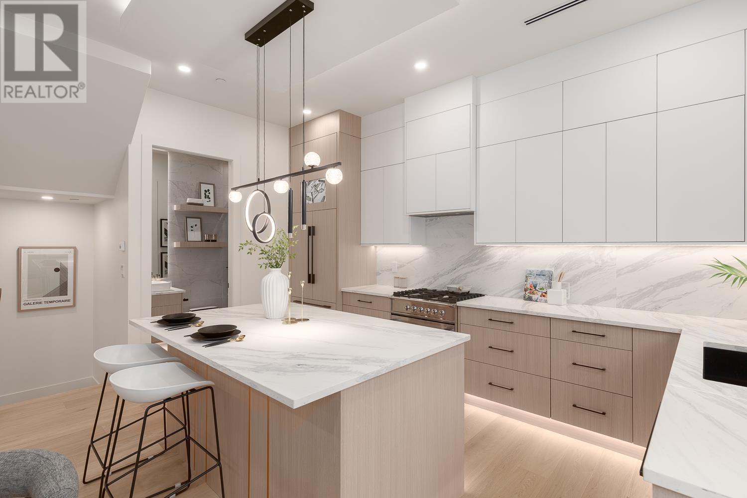 Listing Picture 8 of 30 : 2 2658 DUNDAS STREET, Vancouver / 溫哥華 - 魯藝地產 Yvonne Lu Group - MLS Medallion Club Member