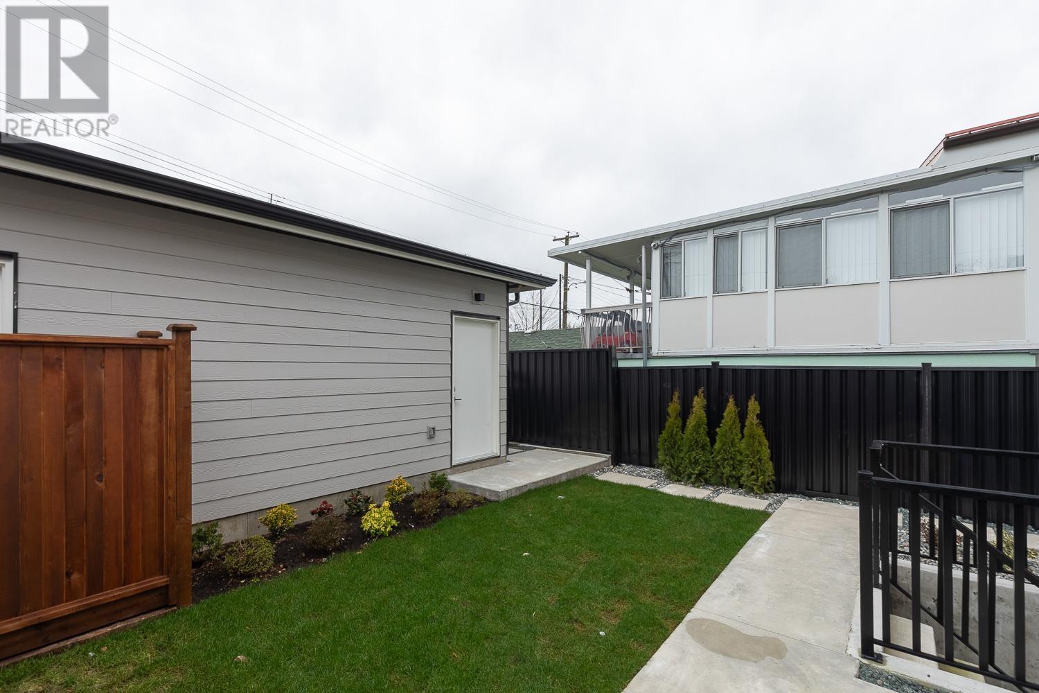 Listing Picture 27 of 30 : 2 2658 DUNDAS STREET, Vancouver / 溫哥華 - 魯藝地產 Yvonne Lu Group - MLS Medallion Club Member