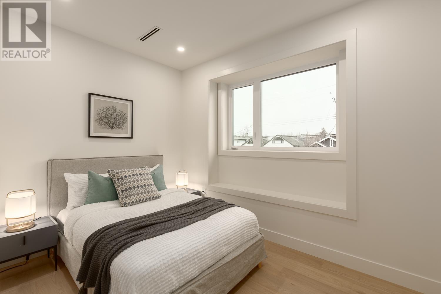 Listing Picture 17 of 30 : 2 2658 DUNDAS STREET, Vancouver / 溫哥華 - 魯藝地產 Yvonne Lu Group - MLS Medallion Club Member