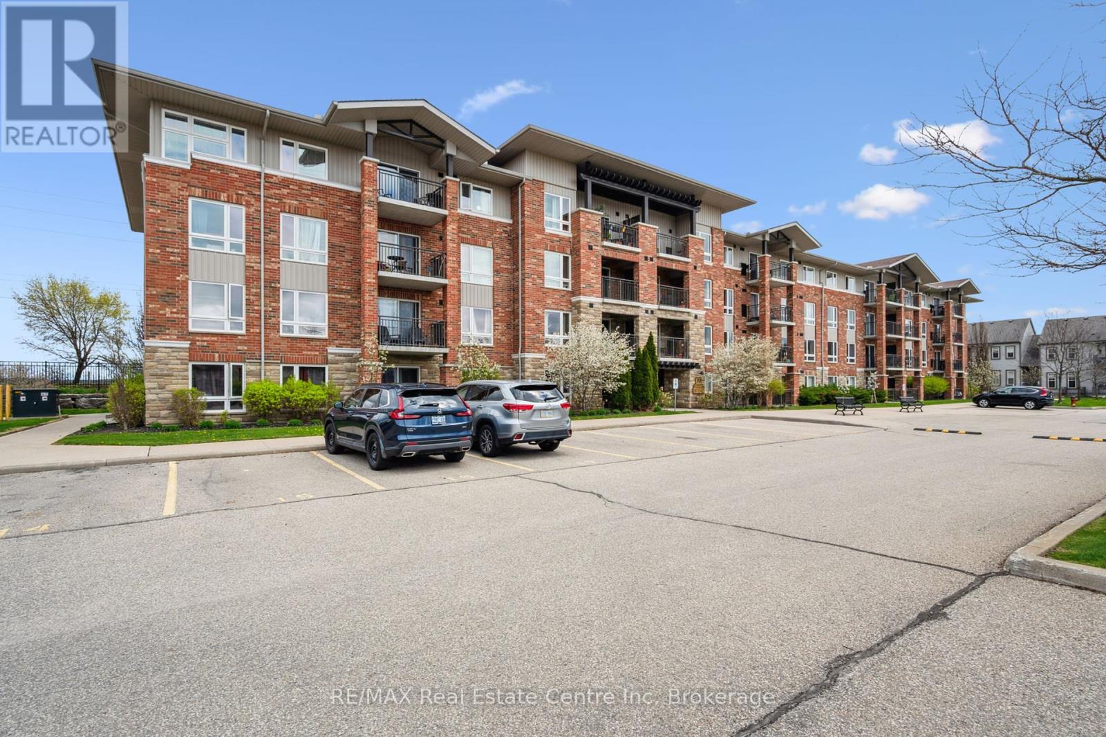 303 - 19 Waterford Drive, Guelph, Ontario  N1L 0G8 - Photo 2 - X12130783