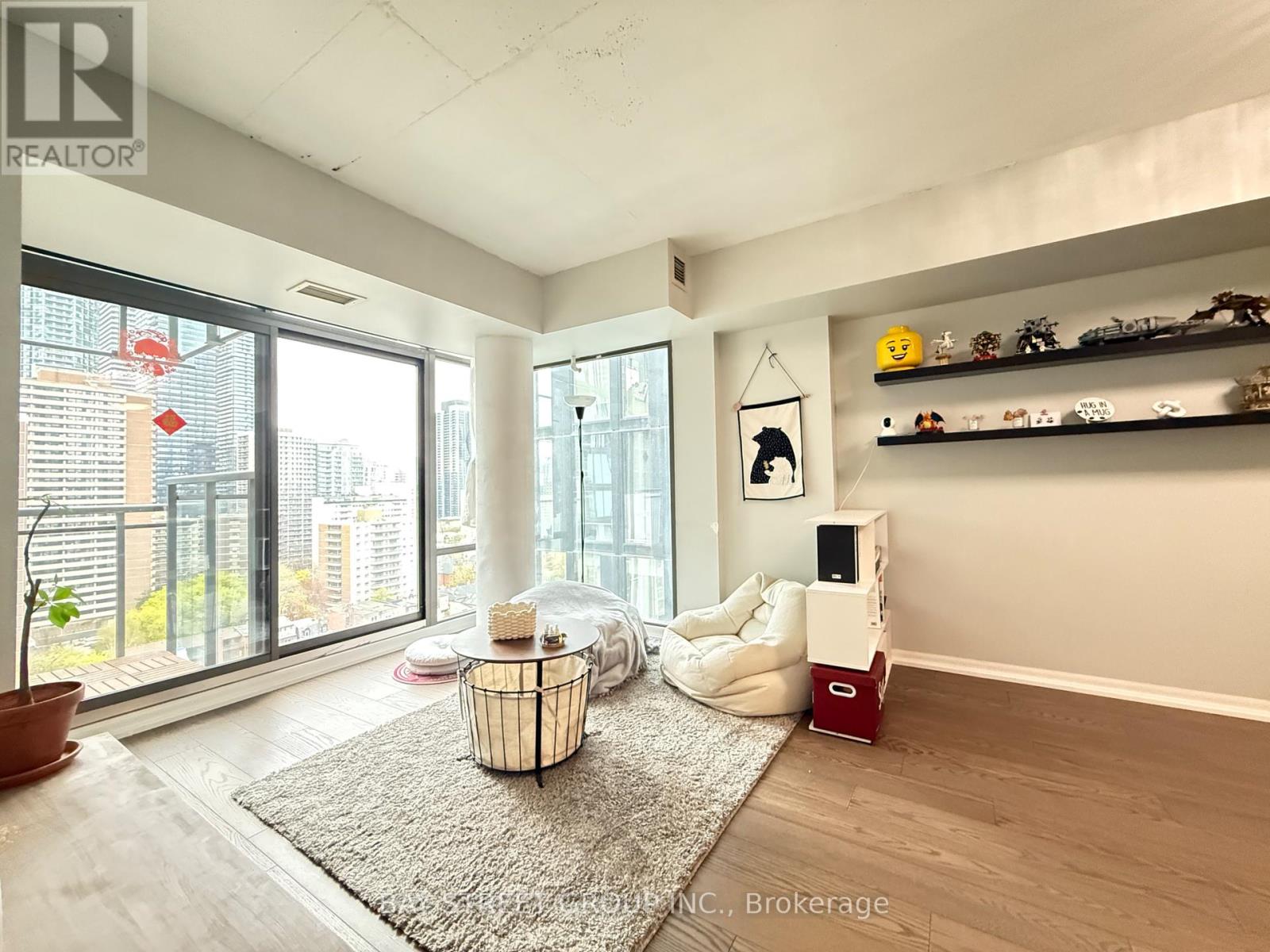 1608 - 22 Wellesley Street E, Toronto, Ontario  M4Y 1G3 - Photo 4 - C12130605