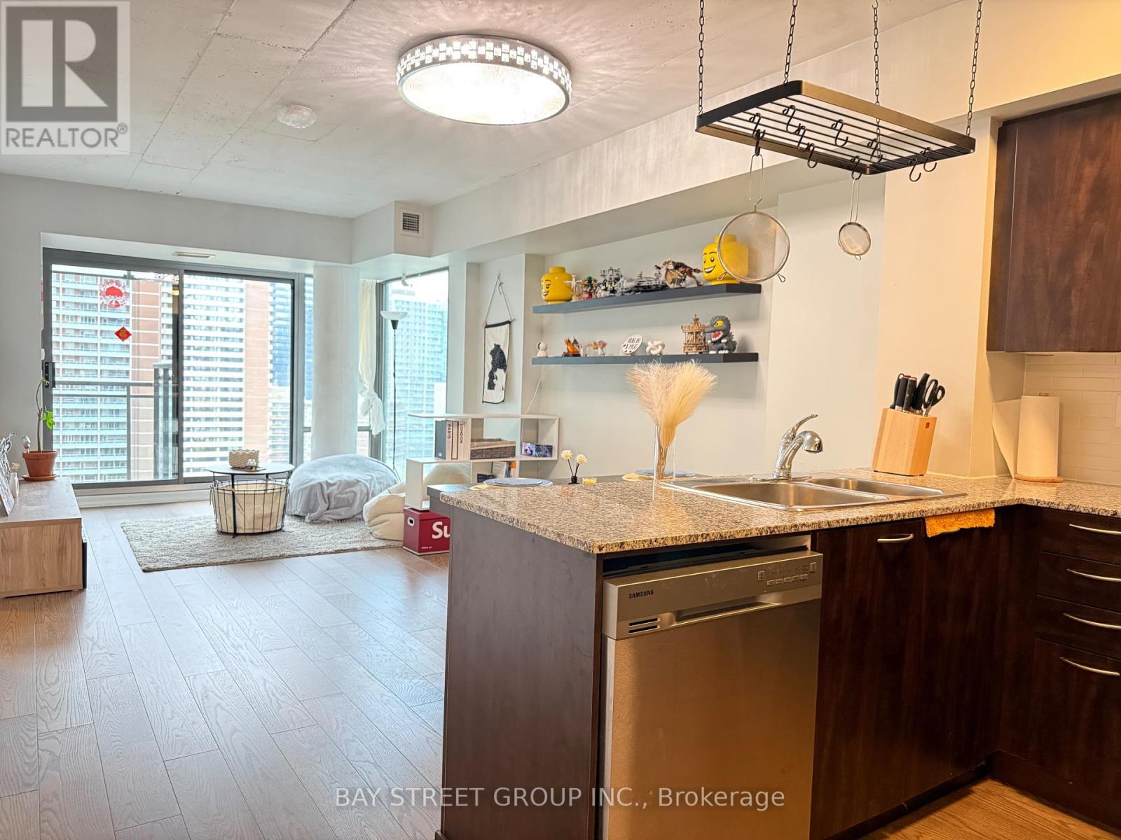 1608 - 22 Wellesley Street E, Toronto, Ontario  M4Y 1G3 - Photo 7 - C12130605
