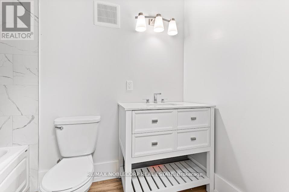 4 - 108 Enderby Road, Toronto, Ontario  M4E 2S5 - Photo 11 - E12130633