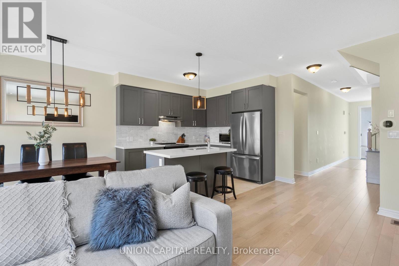 1150 Drawstring Lane, Pickering, Ontario  L1X 0G7 - Photo 6 - E12130698