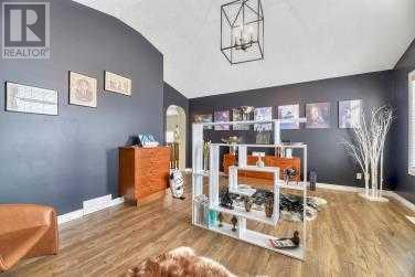 12 Westmount Circle, Okotoks, Alberta  T1S 0B5 - Photo 35 - A2192520