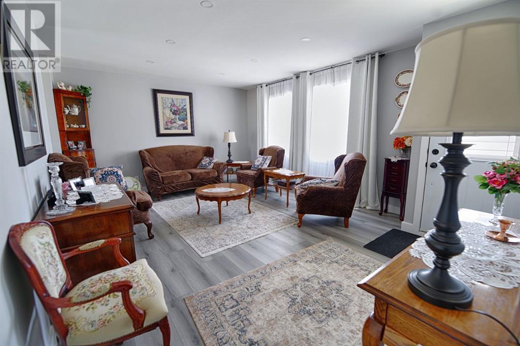 Property at 238 Eagle Road N image 3