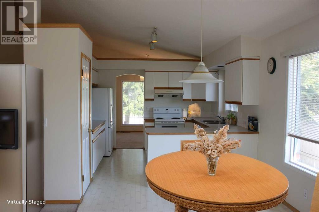 Property at 179 Sunlake Way SE image 5