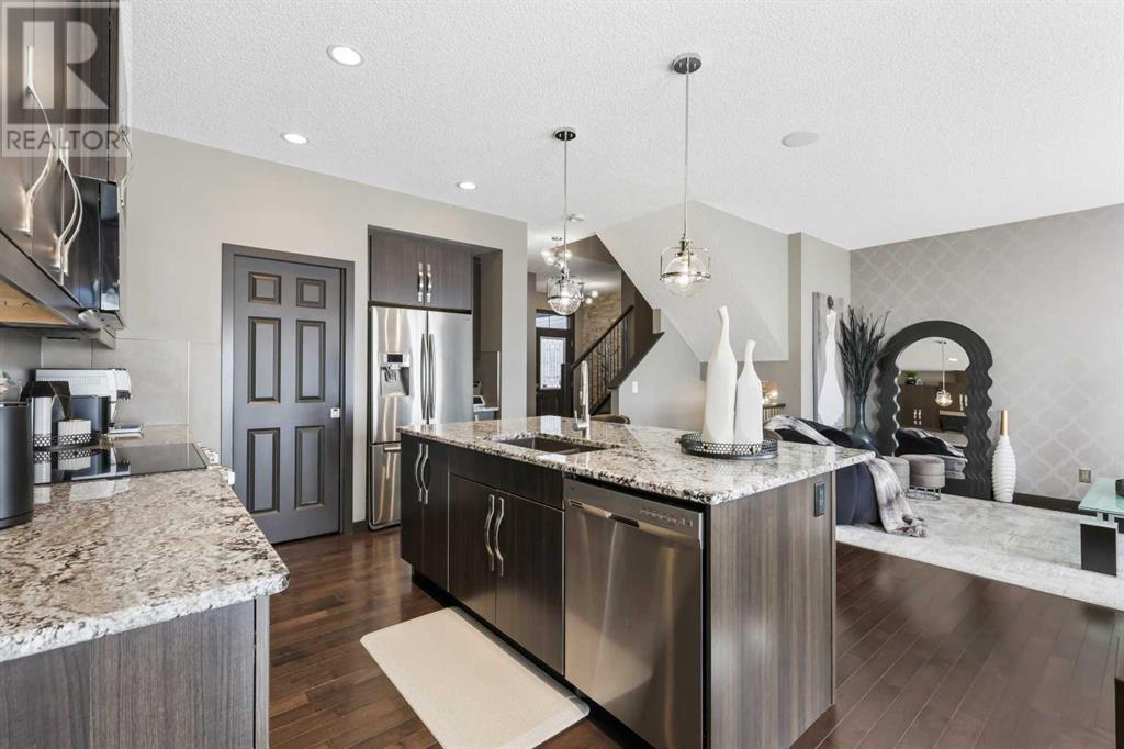 Property at 92 Skyview Point Crescent NE image 5