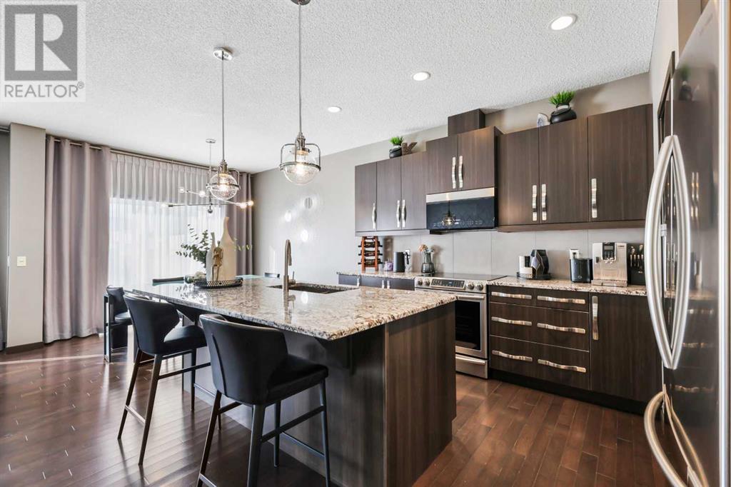 Property at 92 Skyview Point Crescent NE image 4