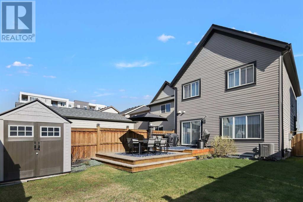 Property at 92 Skyview Point Crescent NE image 2