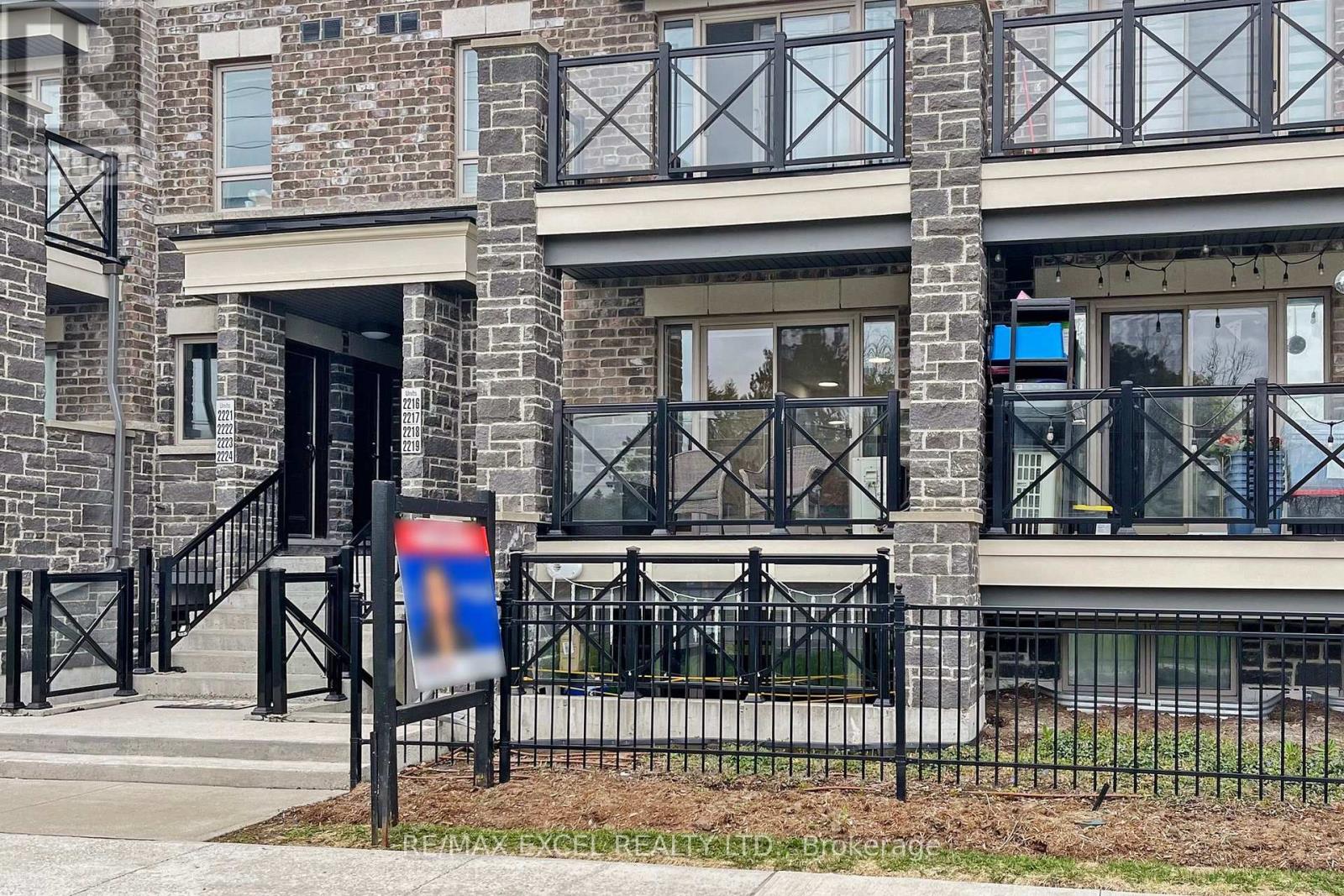 Property at 2217 - 10 WESTMEATH LANE image 3