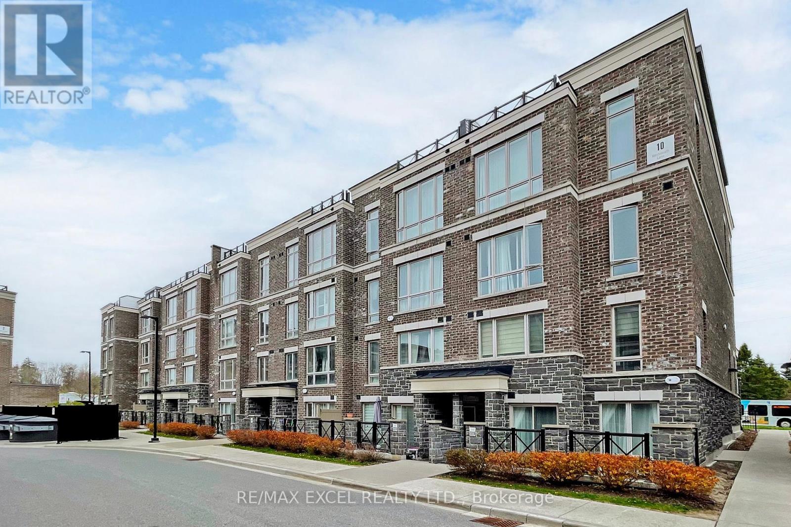 Property at 2217 - 10 WESTMEATH LANE image 5