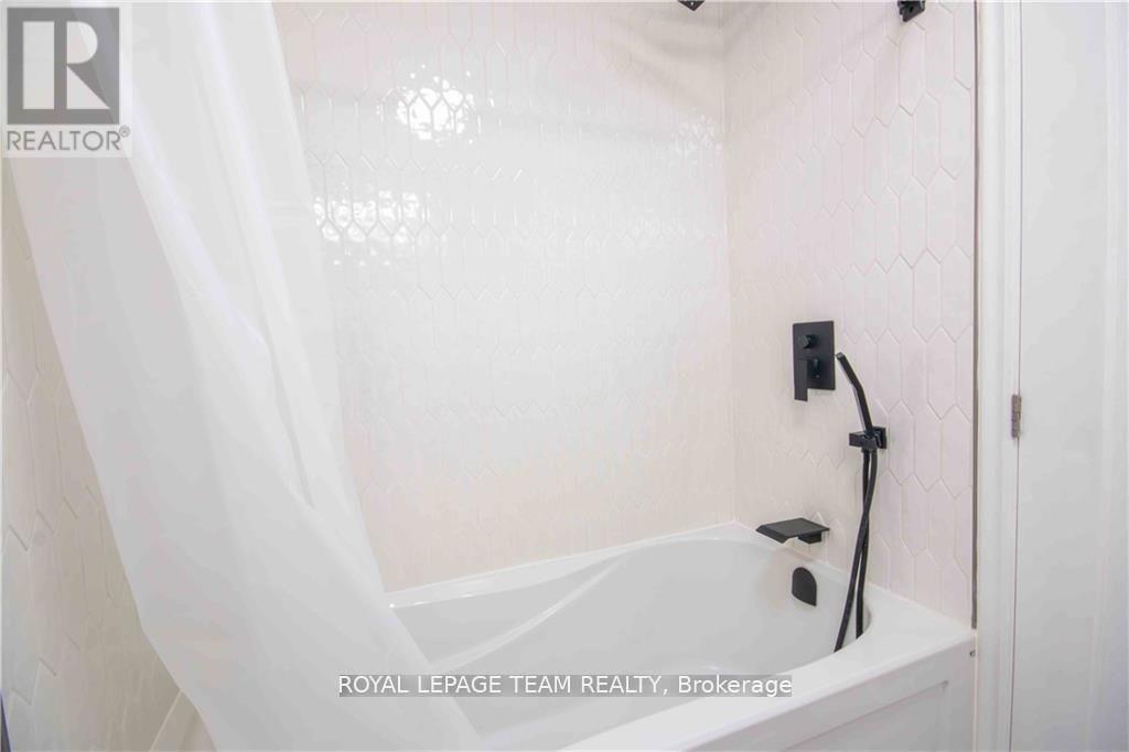 242 Chanonhouse Road, Madawaska Valley, Ontario  K0J 1B0 - Photo 17 - X12130732