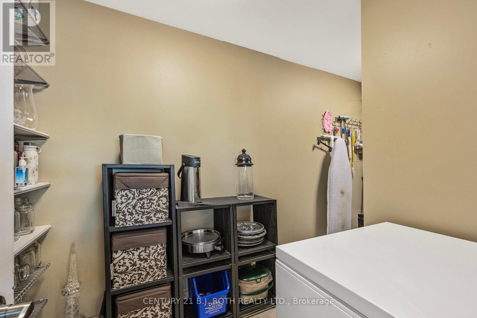 Ph1 1 - 2 Toronto Street, Barrie, Ontario  L4N 9R2 - Photo 18 - S12130608