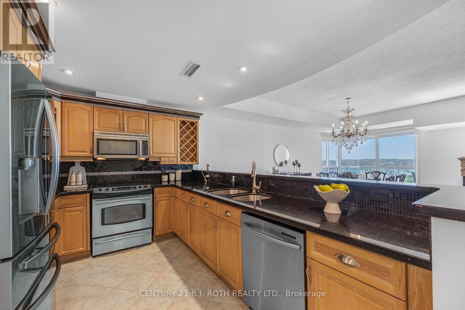 Ph1 1 - 2 Toronto Street, Barrie, Ontario  L4N 9R2 - Photo 8 - S12130608
