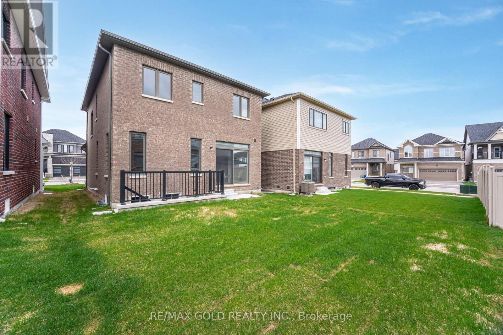 50 Prudhoe Terrace, Barrie, Ontario  L9J 0L5 - Photo 16 - S12130642