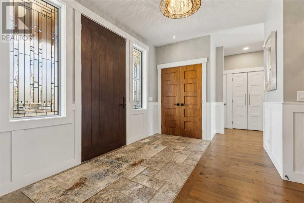 Property at 10 Glenmount Crescent SW image 5