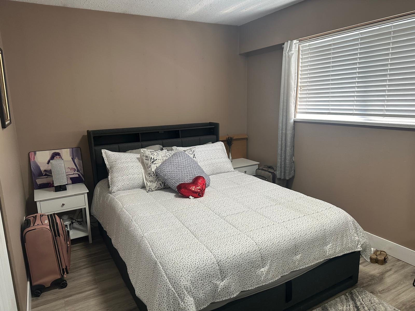 Property at 13410 64 AVENUE image 3