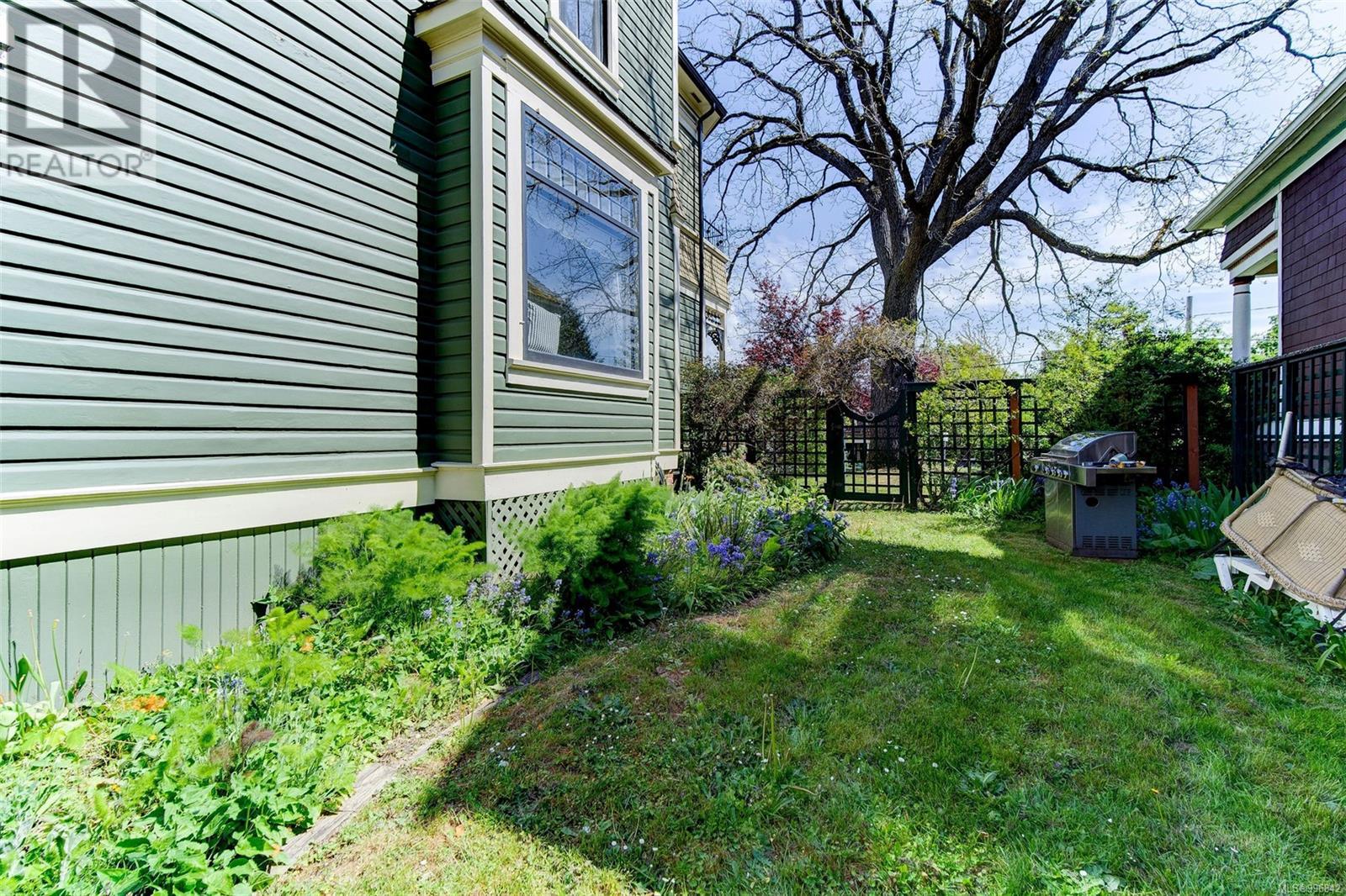 Property at 1020 Catherine St image 5
