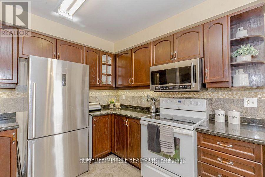38 Heartleaf Crescent, Brampton, Ontario  L7A 2B7 - Photo 16 - W12130500