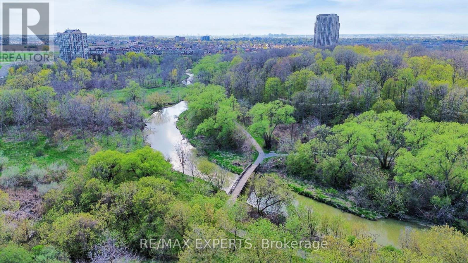 8 Mare Crescent, Toronto (West Humber-Clairville), Ontario  M9W 7E6 - Photo 33 - W12130508