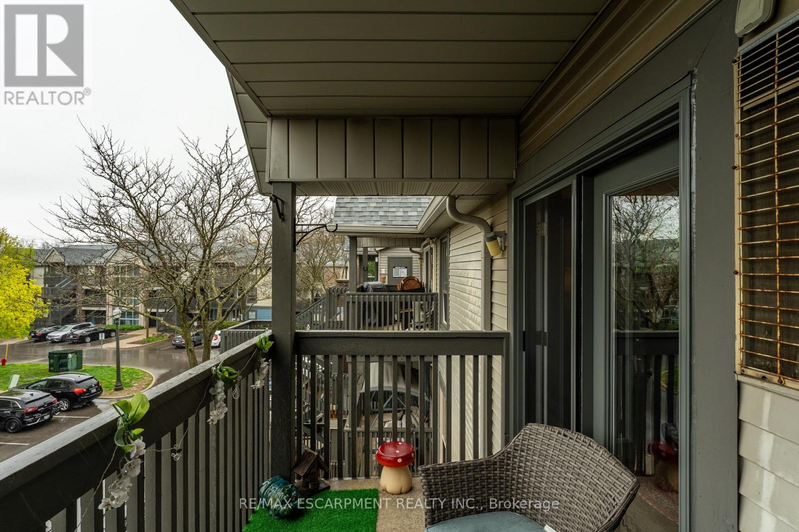 302 - 2030 Cleaver Avenue, Burlington, Ontario  L7M 4C3 - Photo 14 - W12130546