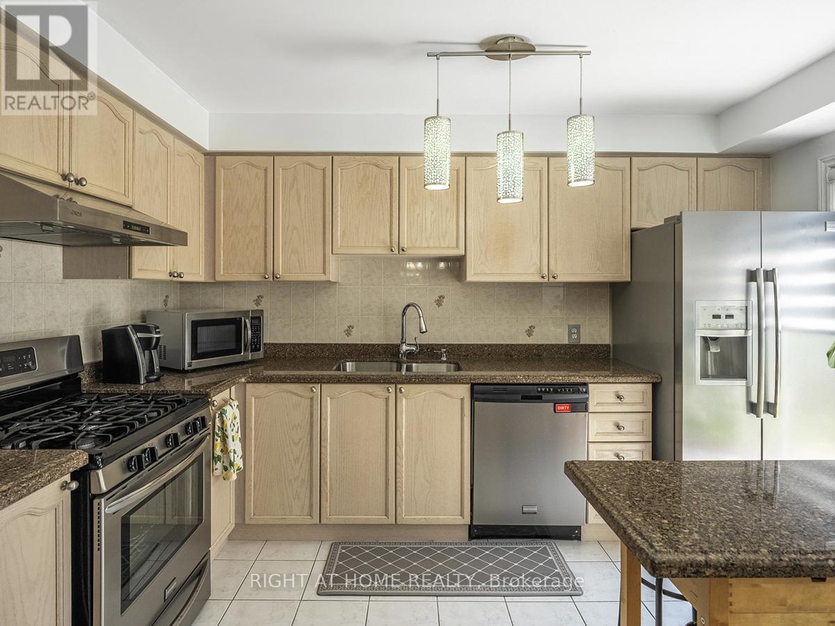 5326 Marblewood Drive, Mississauga, Ontario  L5V 2K8 - Photo 12 - W12130631