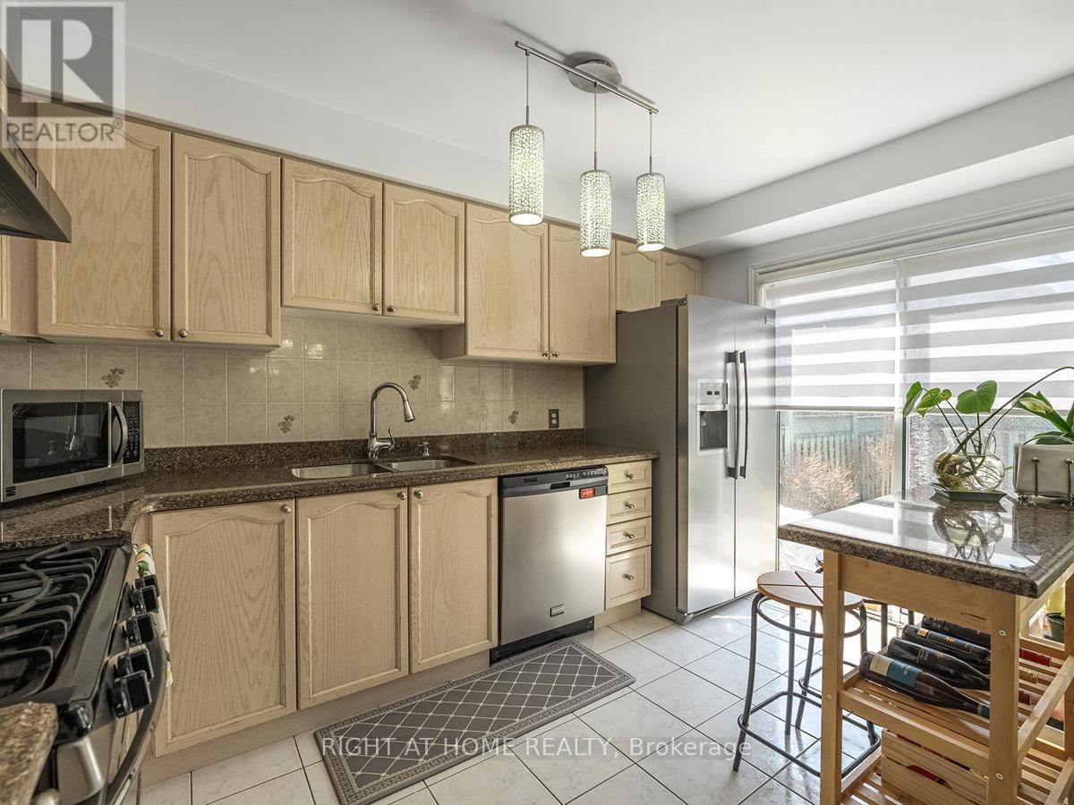 5326 Marblewood Drive, Mississauga, Ontario  L5V 2K8 - Photo 13 - W12130631