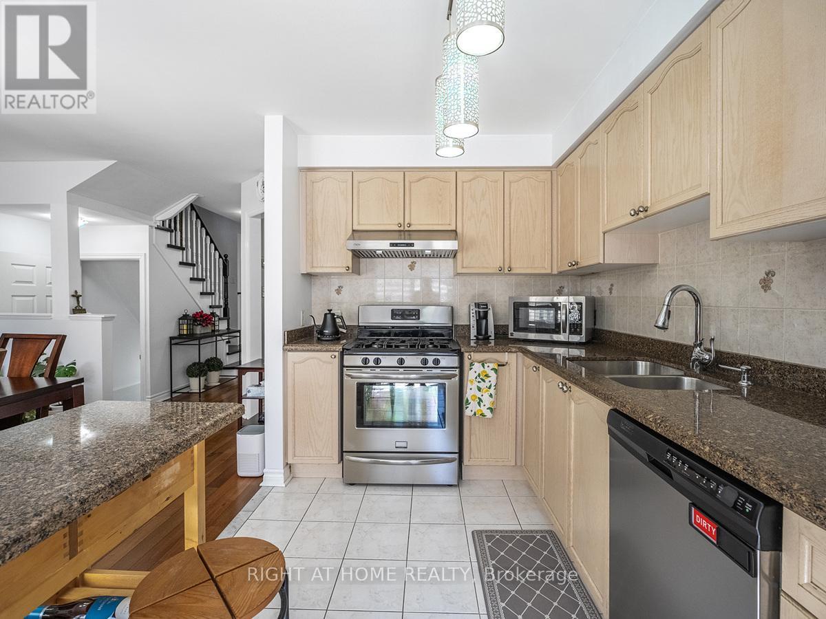 5326 Marblewood Drive, Mississauga, Ontario  L5V 2K8 - Photo 14 - W12130631