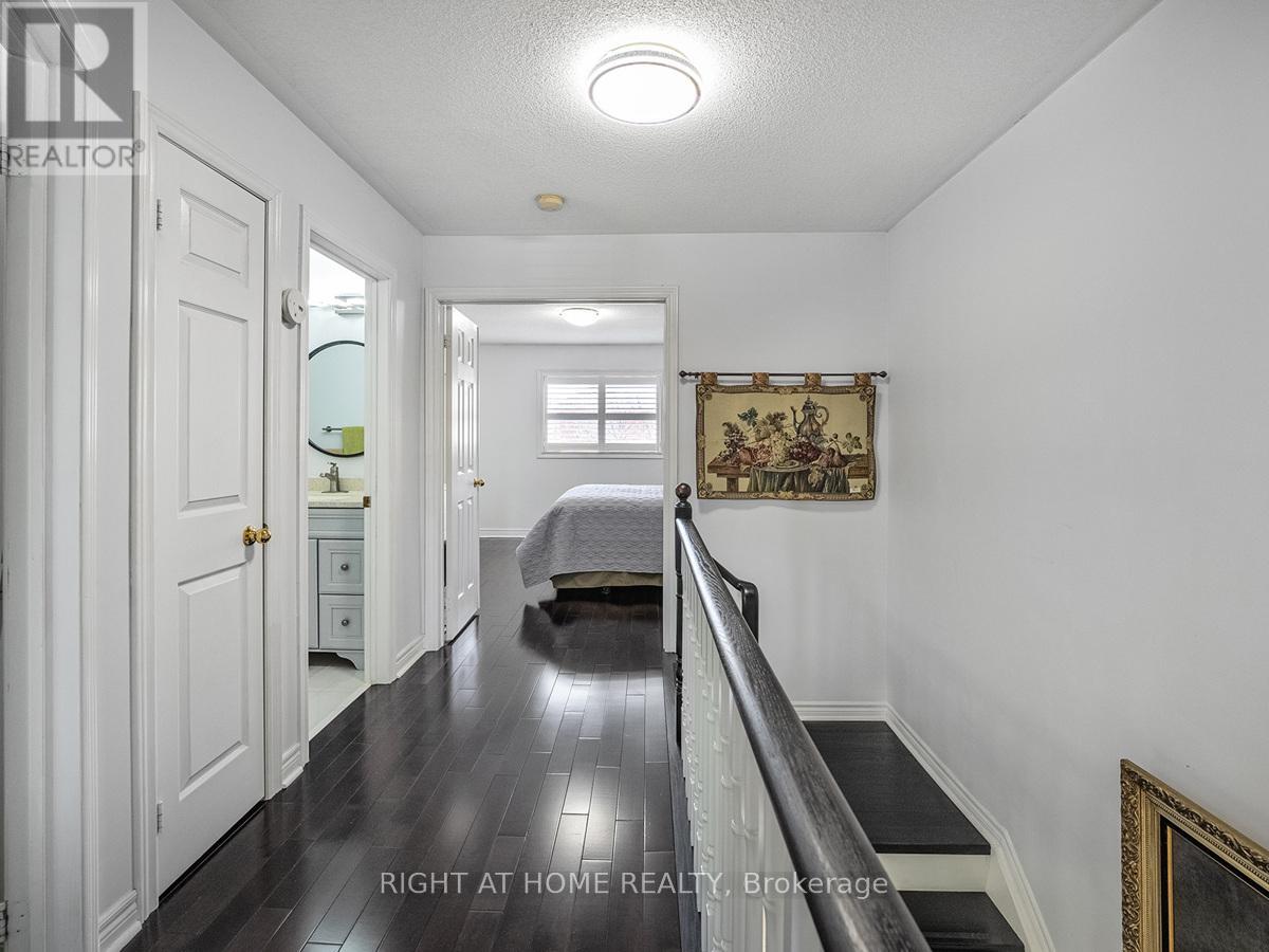 5326 Marblewood Drive, Mississauga, Ontario  L5V 2K8 - Photo 15 - W12130631