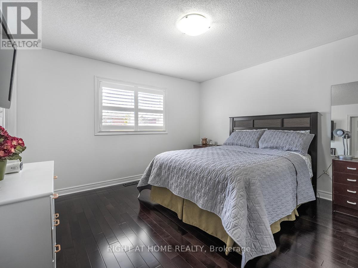 5326 Marblewood Drive, Mississauga, Ontario  L5V 2K8 - Photo 16 - W12130631