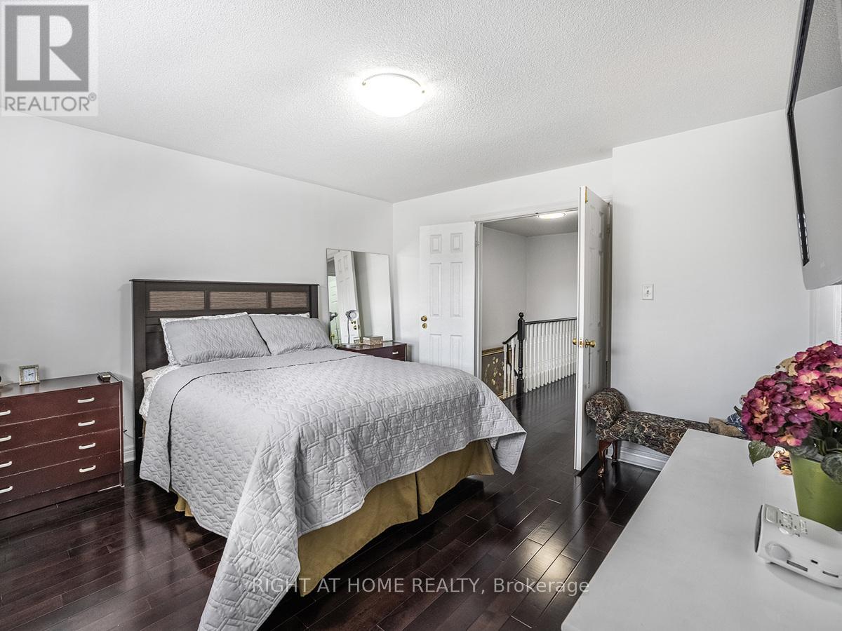 5326 Marblewood Drive, Mississauga, Ontario  L5V 2K8 - Photo 18 - W12130631