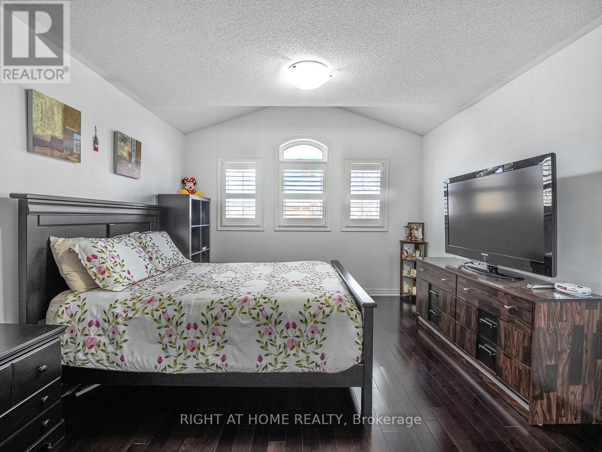 5326 Marblewood Drive, Mississauga, Ontario  L5V 2K8 - Photo 21 - W12130631