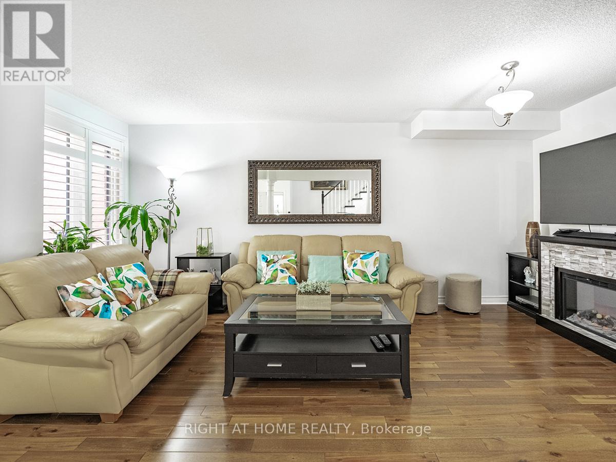 5326 Marblewood Drive, Mississauga, Ontario  L5V 2K8 - Photo 7 - W12130631