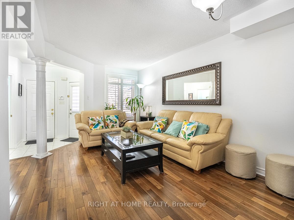 5326 Marblewood Drive, Mississauga, Ontario  L5V 2K8 - Photo 8 - W12130631