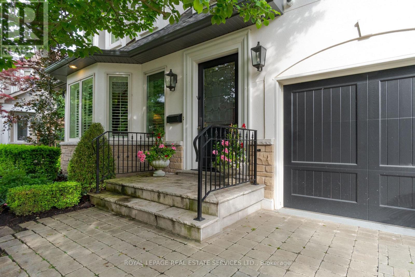 Property at 14 HOLYROOD AVENUE image 3