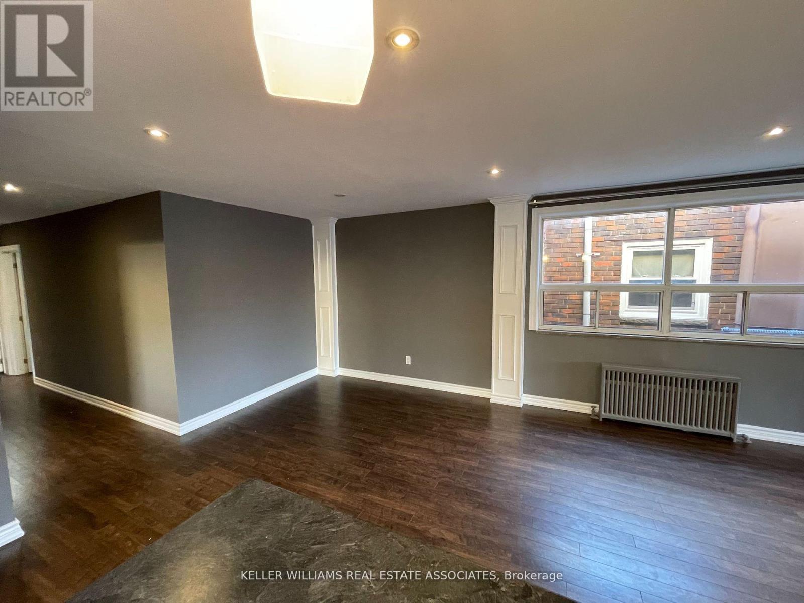 233 Lakeshore Road E, Mississauga (Port Credit), Ontario  L5G 1G8 - Photo 10 - W12130695